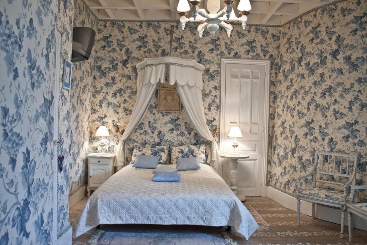 Chateau De Chantelauze Olliergues 외부 사진